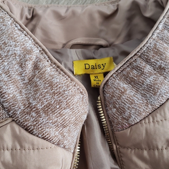 Nude quilted Jacket with gold accents - Picture 5 of 6